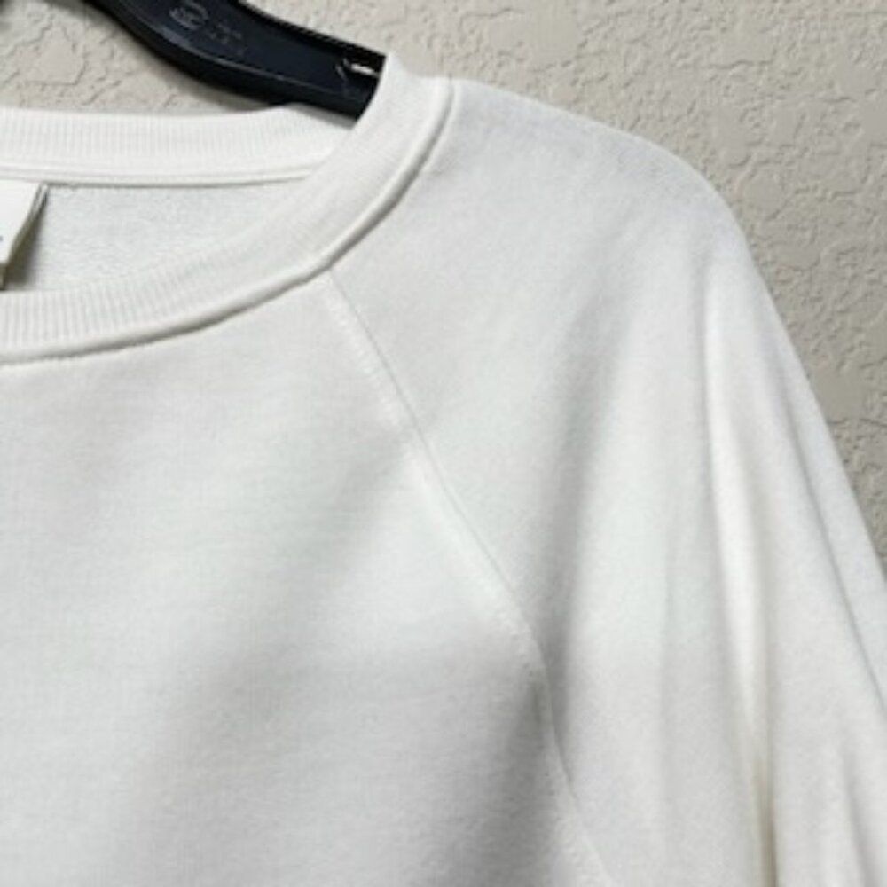 NWOT H&M Very Soft Basics Relaxed Loose Fit White Crewneck Top Sweatshirt - Picture 7 of 7